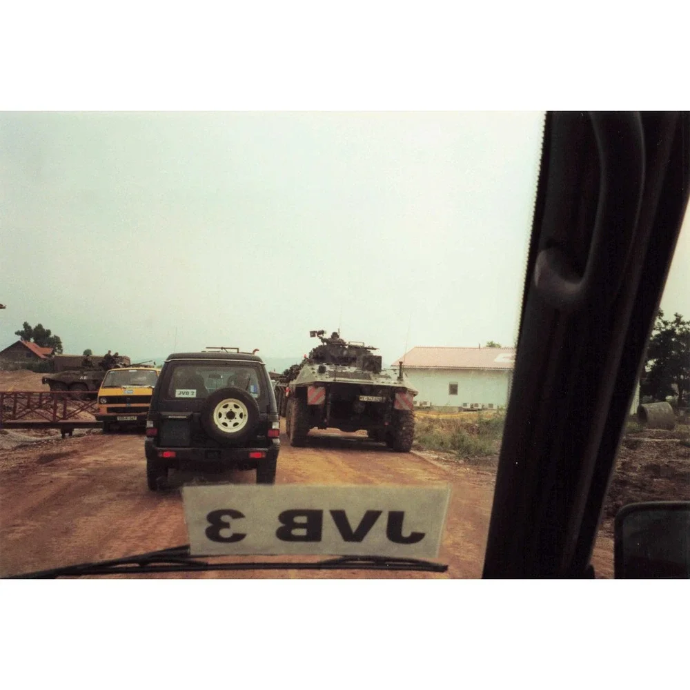Vintage 1999 Bosnia SFOR Peacekeeping Lot USAF Officer APCs Checkpoint 6x4 - Picture 6 of 6